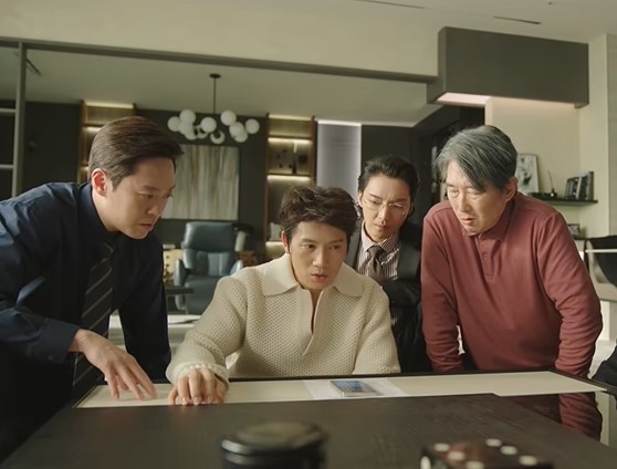 Review Phi Vụ Chung Cư – The Apartment Job tập 1-2: Park Hae Kang dựng gia đình giả để săn quỹ 17,8 tỷ
