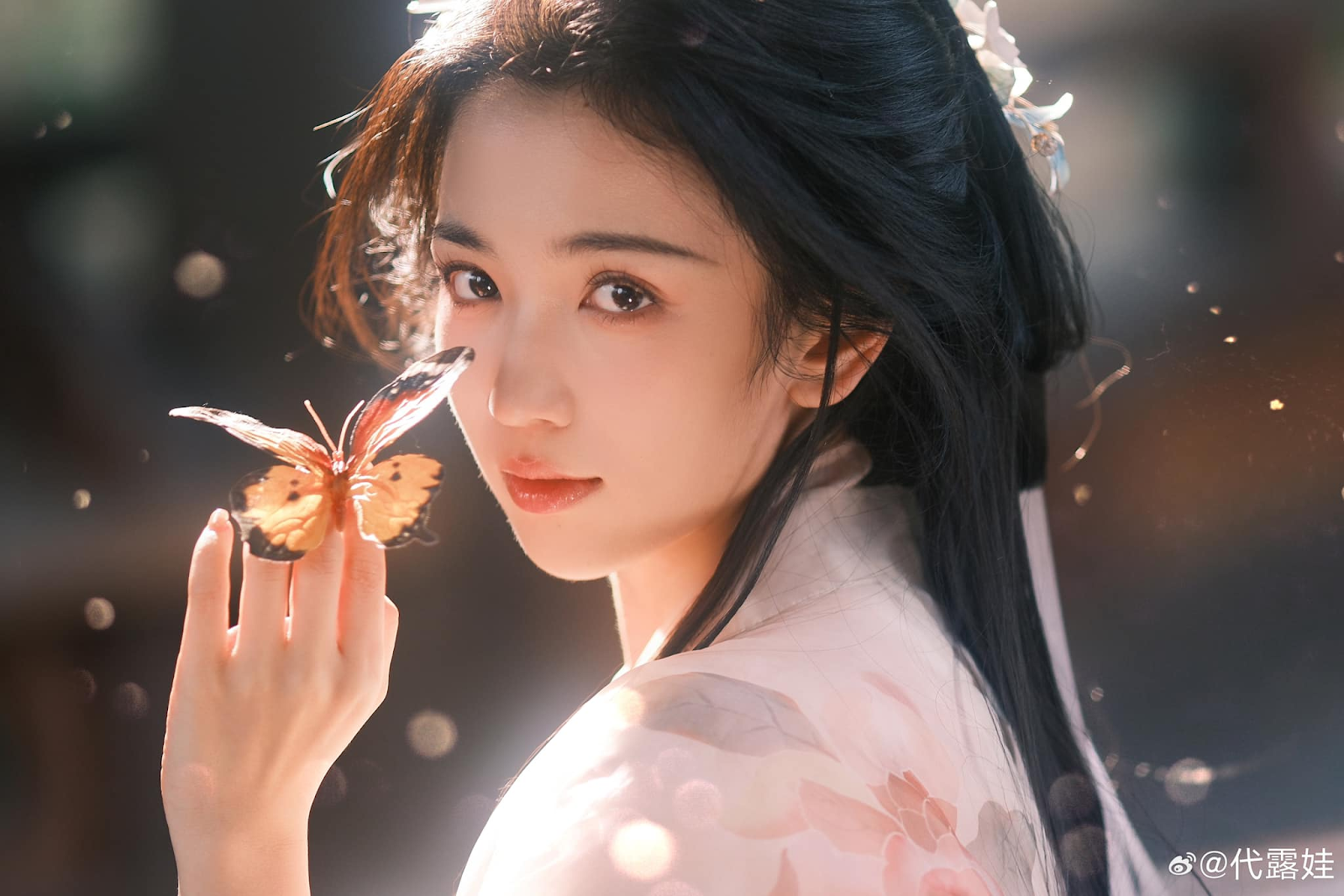 Đại Lộ Oa: "Tiểu công chúa" thế hệ mới và hành trình chinh phục khán giả