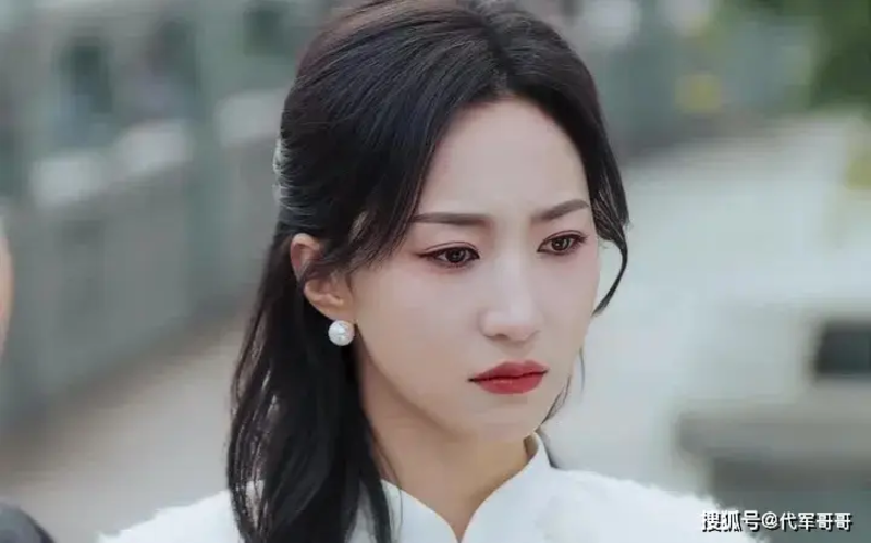 Giải mã sức hút Triệu Huệ Nam: Nàng thơ cổ trang với vẻ đẹp sắc sảo