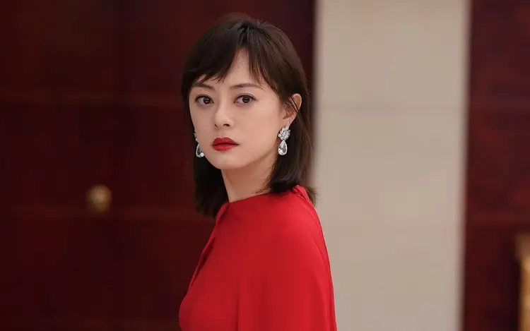 Tôn Lệ: "Nữ hoàng truyền hình" và bảo chứng cho những siêu phẩm màn ảnh