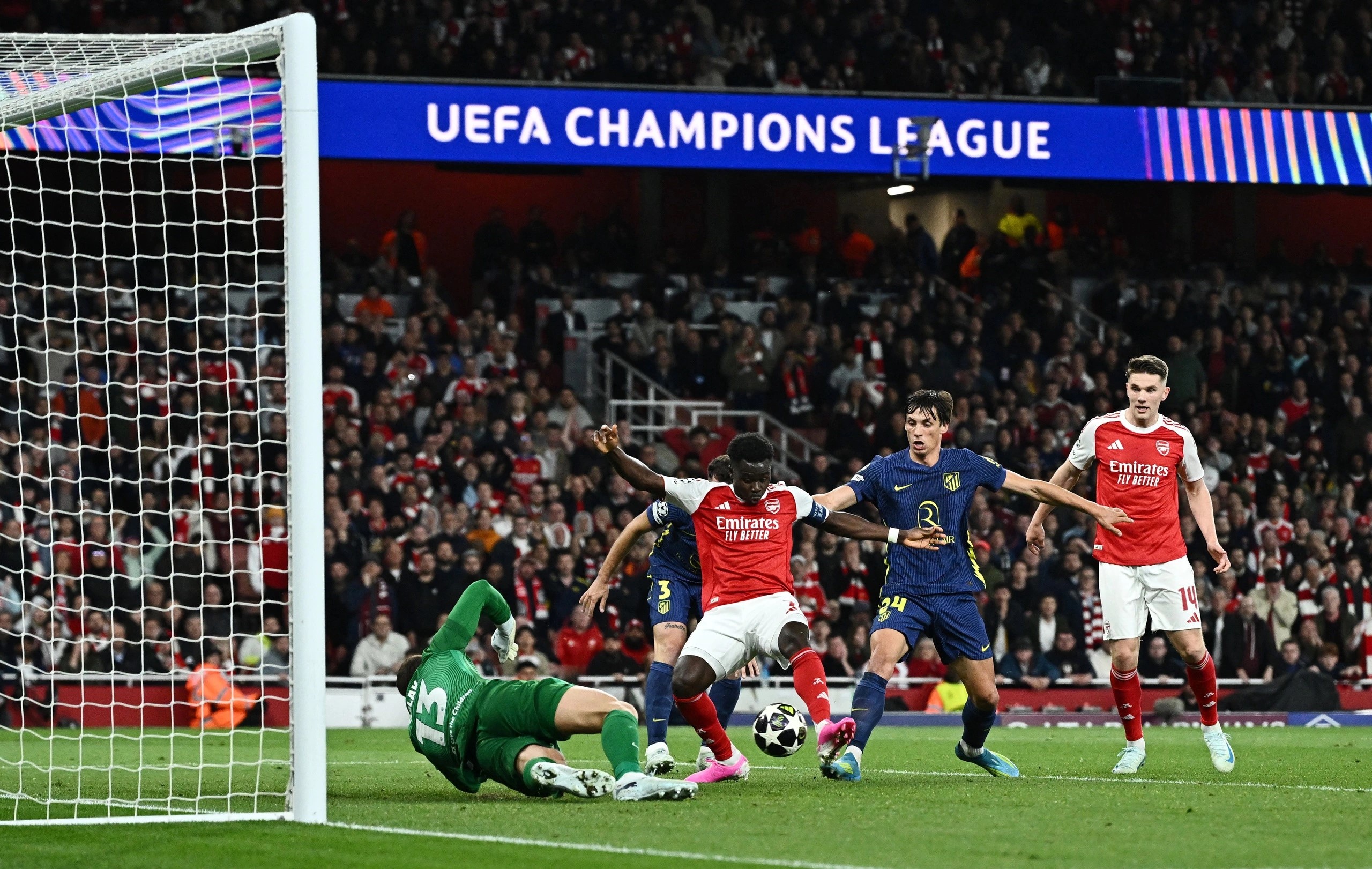 Đại Tiệc Tấn Công Tại Emirates: Arsenal Quật Ngã Atletico Madrid, Thẳng Tiến Vào Chung Kết Cup C1