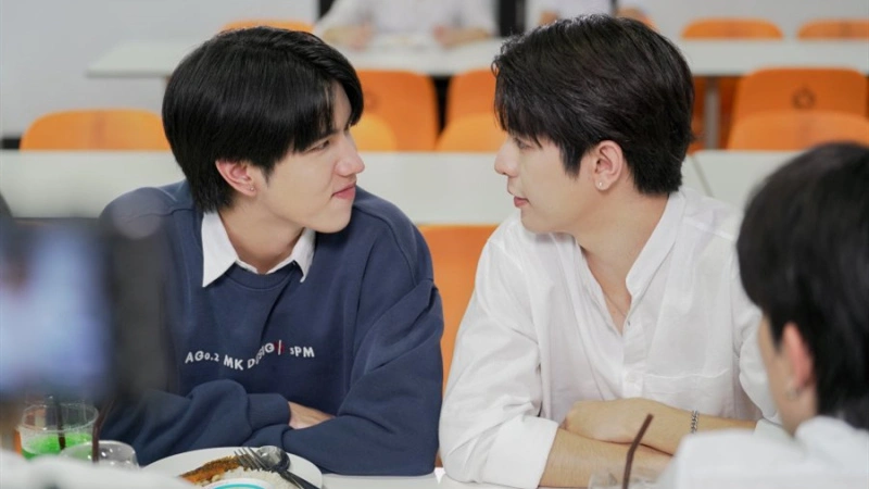 Phim Head 2 head (Ai nói tụi nó không ưa nhau) tập 6: Nụ hôn khẳng định và bí mật hẹn hò trong vòng vây