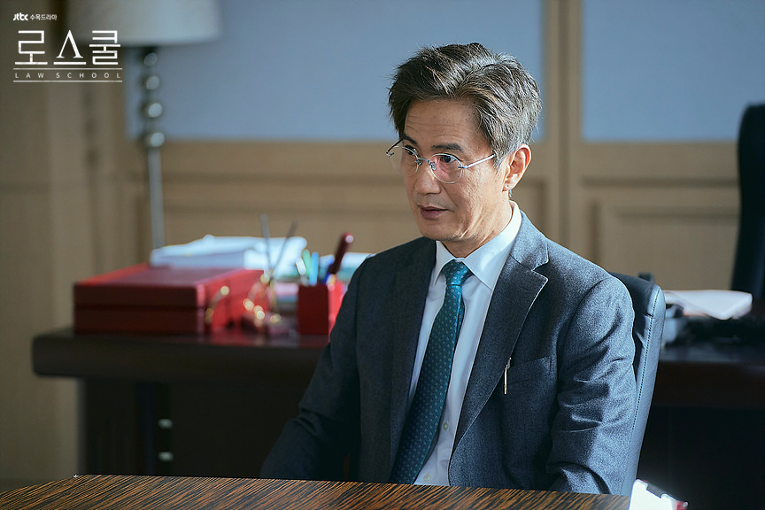 Ahn Nae Sang: "Ông chú quốc dân" khẳng định vị thế diễn viên thực lực hàng đầu màn ảnh Hàn