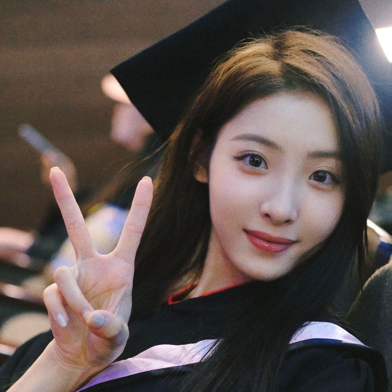 Trừng Dụ: Chân dung "búp bê cổ trang" Cbiz & TOP 8 phim ngắn hay