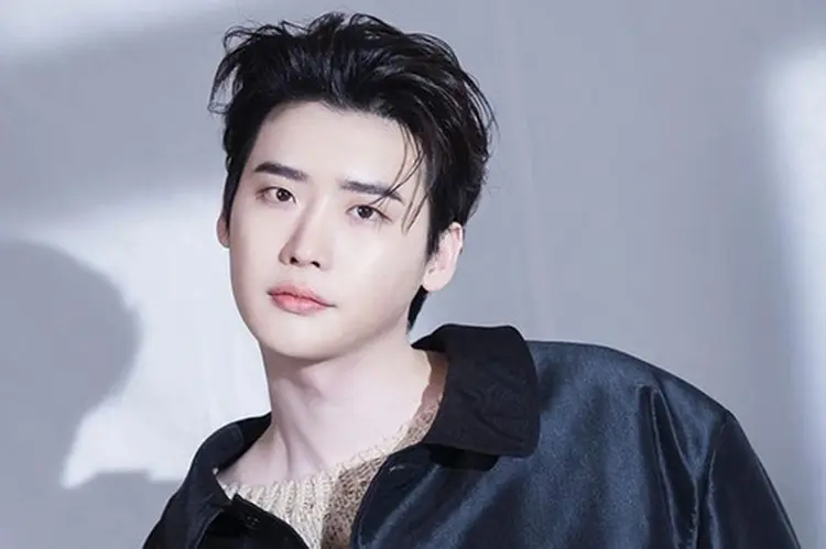 Lee Jong Suk: Từ người mẫu trẻ nhất đến ngôi sao Hallyu hàng đầu