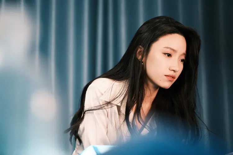 Bạch Nghiên: Tiểu sử, Sự nghiệp & 7 bộ phim “ăn khách” nhất